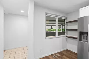 5630 S Riverside Ln, Portland, OR 97239 - Photo 13