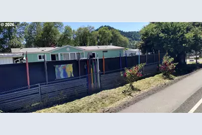 110 Charlene Ln, Tenmile, OR 97481 - Photo 17