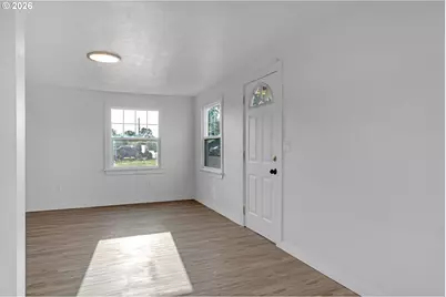 2010 E 1st Ave, Albany, OR 97321 - Photo 5