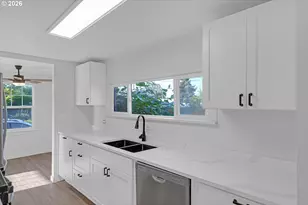 2010 E 1st Ave, Albany, OR 97321 - Photo 7