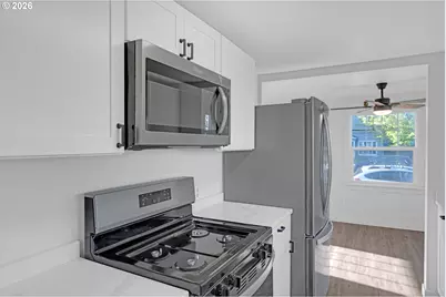 2010 E 1st Ave, Albany, OR 97321 - Photo 9