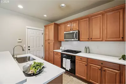 6058 NE Whitewood Dr, Hillsboro, OR 97124 - Photo 13