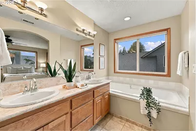 6583 SE Vernelda St, Milwaukie, OR 97267 - Photo 25