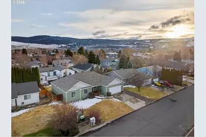 2410 E N Ave, La Grande, OR 97850 - Photo 7