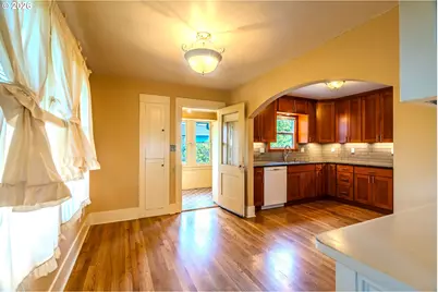 1530 S Troutdale Rd, Troutdale, OR 97060 - Photo 11