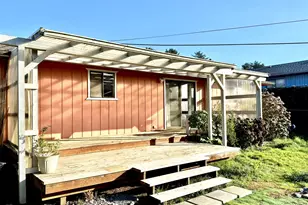 30336 Driftwood Dr, Gold Beach, OR 97444 - Photo 11