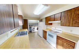 30336 Driftwood Dr, Gold Beach, OR 97444 - Photo 19