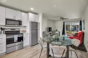 2706 SE 138th Ave, Portland, OR 97236 - Photo 7