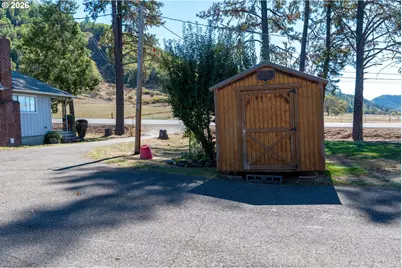 5961 Lookingglass Rd, Roseburg, OR 97471 - Photo 21