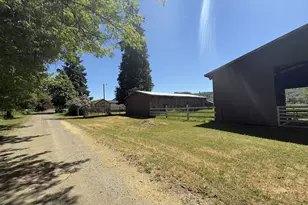 5189 Strickland Canyon Rd, Roseburg, OR 97471 - Photo 9