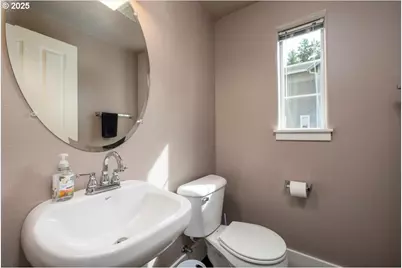 720 NW 118th Ave, Portland, OR 97229 - Photo 15
