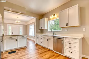 420 SE 10th St, Pendleton, OR 97801 - Photo 9