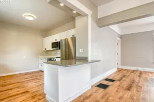 420 SE 10th St, Pendleton, OR 97801 - Photo 7