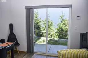 310 E Rapp Rd, Talent, OR 97540 - Photo 25