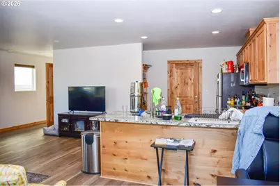 310 E Rapp Rd, Talent, OR 97540 - Photo 27