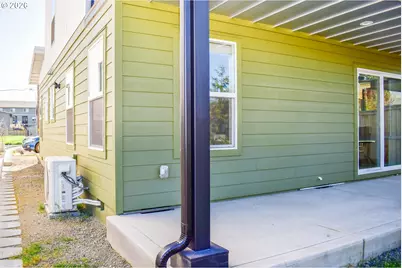 310 E Rapp Rd, Talent, OR 97540 - Photo 33