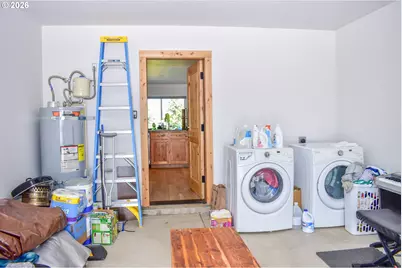 310 E Rapp Rd, Talent, OR 97540 - Photo 23