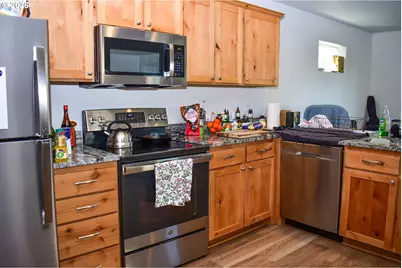 310 E Rapp Rd, Talent, OR 97540 - Photo 21