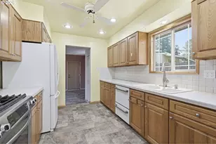 21224 SE Yamhill St, Gresham, OR 97030 - Photo 15