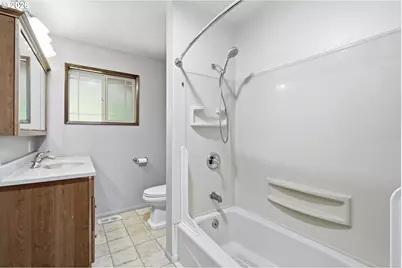 21224 SE Yamhill St, Gresham, OR 97030 - Photo 21
