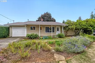 214 Park Dr, Oregon City, OR 97045 - Photo 1