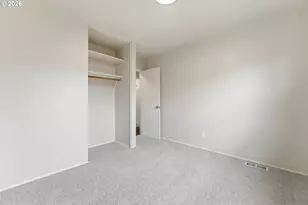 9725 N Exeter Ave, Portland, OR 97203 - Photo 17