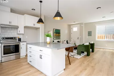 8425 NE Hassalo St, Portland, OR 97220 - Photo 23
