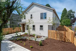 8425 NE Hassalo St, Portland, OR 97220 - Photo 3