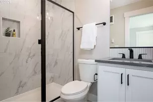 8425 NE Hassalo St, Portland, OR 97220 - Photo 29