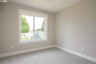 8425 NE Hassalo St, Portland, OR 97220 - Photo 35