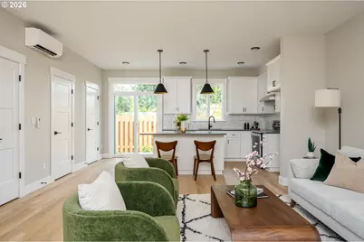 8425 NE Hassalo St, Portland, OR 97220 - Photo 9