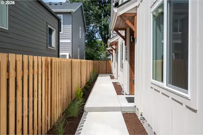 8425 NE Hassalo St, Portland, OR 97220 - Photo 45