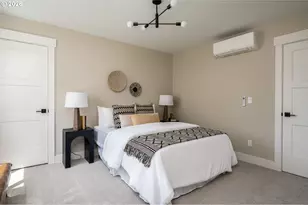 8425 NE Hassalo St, Portland, OR 97220 - Photo 27