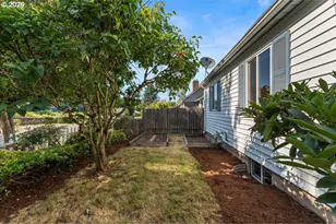 7413 SE Pine St, Portland, OR 97215 - Photo 35