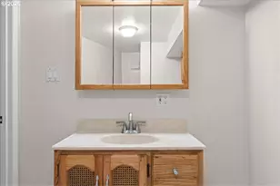 7413 SE Pine St, Portland, OR 97215 - Photo 31