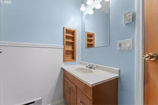 7413 SE Pine St, Portland, OR 97215 - Photo 23