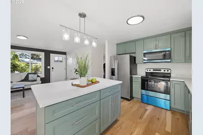 15532 SE Lincoln St, Portland, OR 97233 - Photo 9