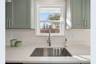 15532 SE Lincoln St, Portland, OR 97233 - Photo 13