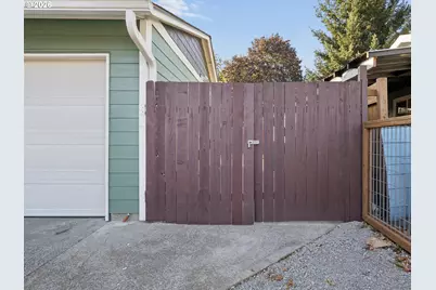 15532 SE Lincoln St, Portland, OR 97233 - Photo 31
