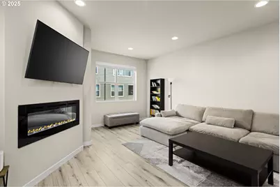 176 SW Hewitt Ave, Troutdale, OR 97060 - Photo 7