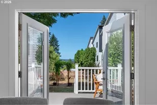 10723 NE Fremont St, Portland, OR 97220 - Photo 37