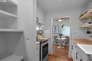 10723 NE Fremont St, Portland, OR 97220 - Photo 17