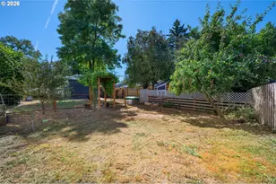 10723 NE Fremont St, Portland, OR 97220 - Photo 41