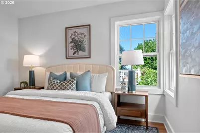 10723 NE Fremont St, Portland, OR 97220 - Photo 23