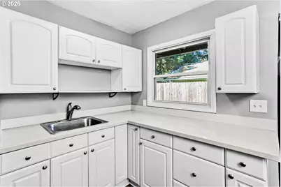 9926 N Lombard St, Portland, OR 97203 - Photo 15