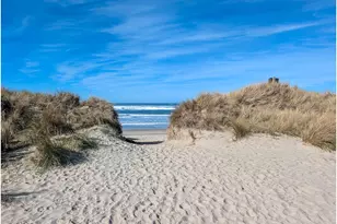 609 NW Oceania Dr, Waldport, OR 97394 - Photo 37