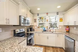 4967 Cedar View Dr, Springfield, OR 97478 - Photo 5