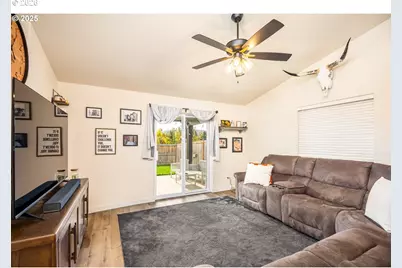 4967 Cedar View Dr, Springfield, OR 97478 - Photo 7