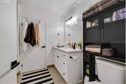 15074 NW Central Dr #301, Portland, OR 97229 - Photo 17