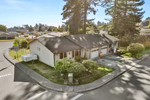 625 Hassett St, Brookings, OR 97415 - Photo 1